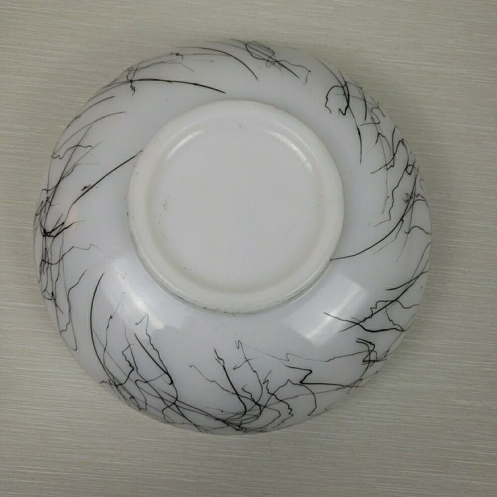 Black Spaghetti String Drizzle Serving Bowl White Glass Atomic MCM Vintage - Picture 16 of 16